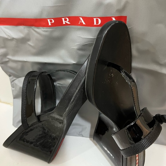 Authentic PRADA. Size 9 or European 40. Black patent leather. - Picture 11 of 12
